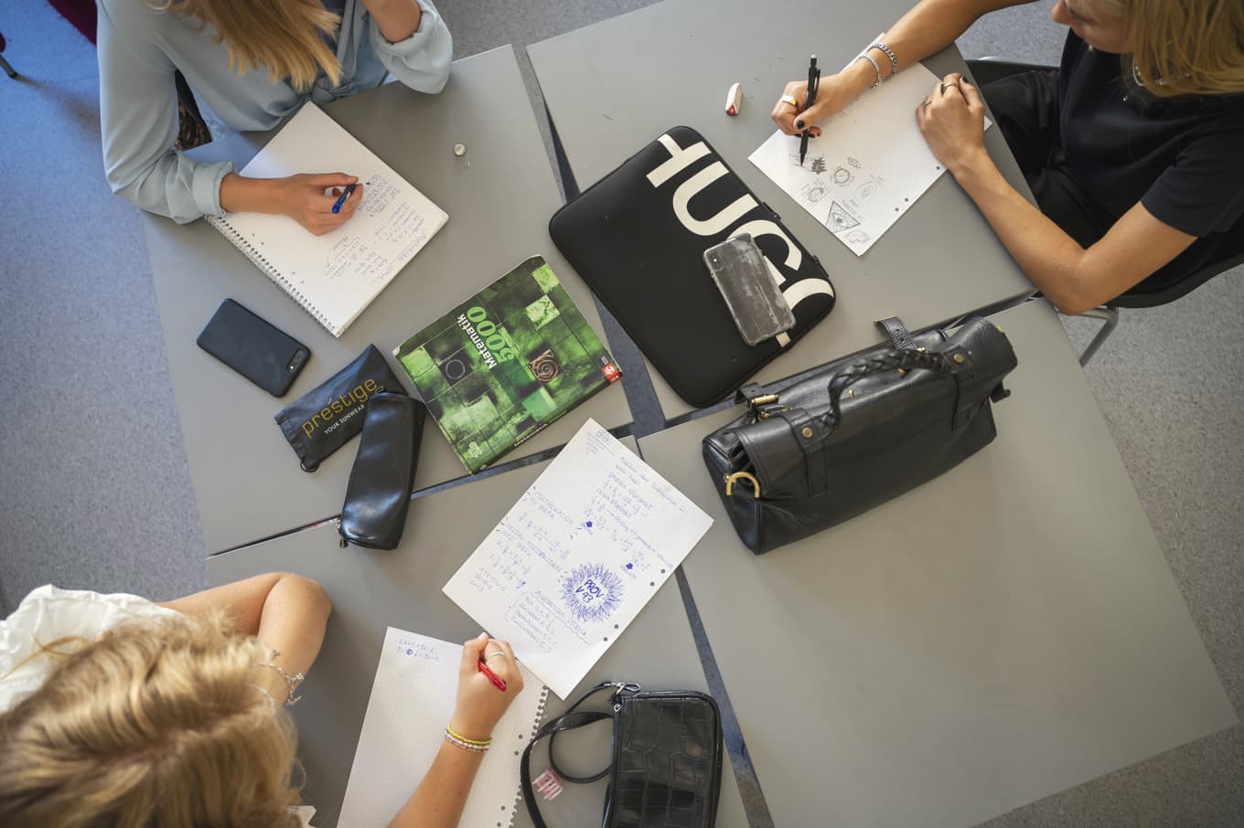 Sveriges resultat i Skolverkets Pisa-rapport visar historiskt låga nivåer för svenska 15-åringar i läsförståelse och matematik. Foto: Martin von Krogh/Getty Images