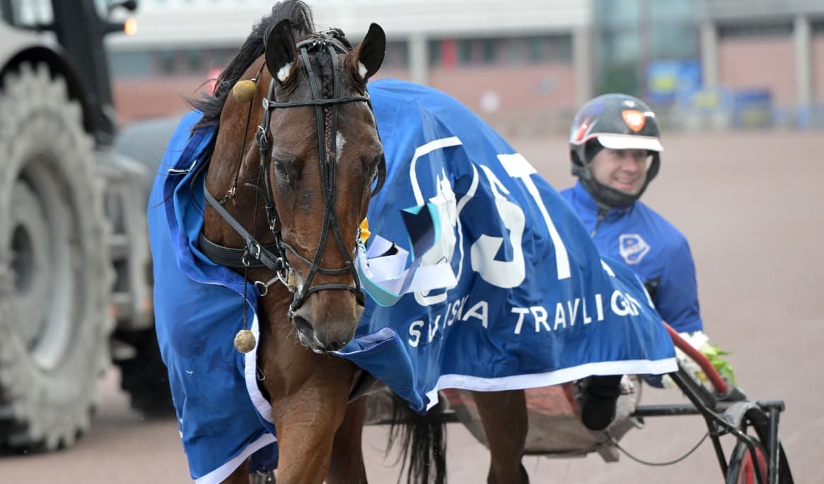 Nilla Lane, tränad av Johan Untersteiner och delägd av fotbollstränaren Janne Andersson. Foto: Lars Jakobsson / TR Media Bild