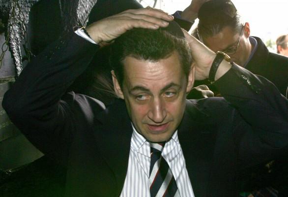Frankrikes president Nicolas Sarkozys popularitet sjunker. En anonym grupp av högt uppsatta franska diplomater har uttryckt stark kritik mot president Nicolas Sarkozys utrikespolitik. (Foto: AFP / Menahem Kahana)
