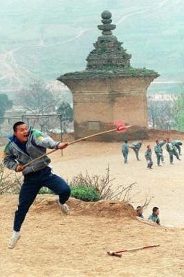 Kungfu tränas vid Shaolin Templet. (Foto: Goh Chai Hin/ AFP)