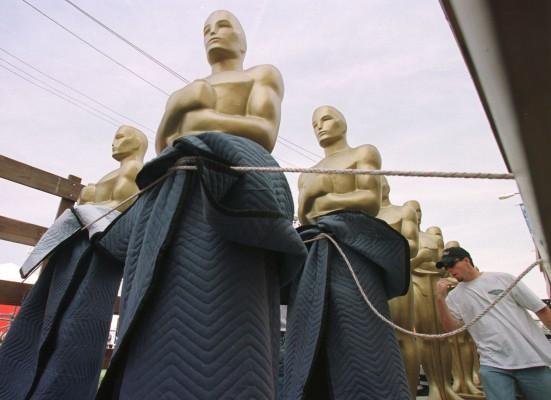 Oscarsstatyetter väntar på den 83:e Oscarsgalan. (Foto:AFP/Mike Nelson)