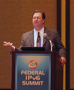 Förberedelse för det nya Internet: Alex Lightman, VD och ordförande för IPv6 Summit, förutspår framtiden för det nya Internet vid ett möte i Virginia, USA den 18 maj. (Foto: Du Won Kang / The Epoch Times)