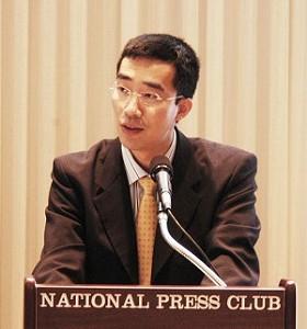 Zhang Tianliang talar på The National Press Club i Washington DC. (Foto: Epoch Times)