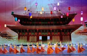 För att än en gång upptäcka och väcka liv i den blomstrande kinesiska traditionen har tv-stationen New Tang Dynasty (NTDTV) sedan 2004 årligen producerat en galaföreställning kring det kinesiska nyåret i syfte att föra tillbaka den kinesiska högkulturen. (Foto: The Epoch Times)