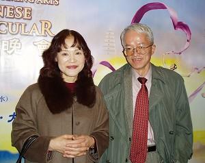 Professor Yamamoto och hans fru vid Spectacular i Osaka (Foto: Wang Xin/The Epoch Times)