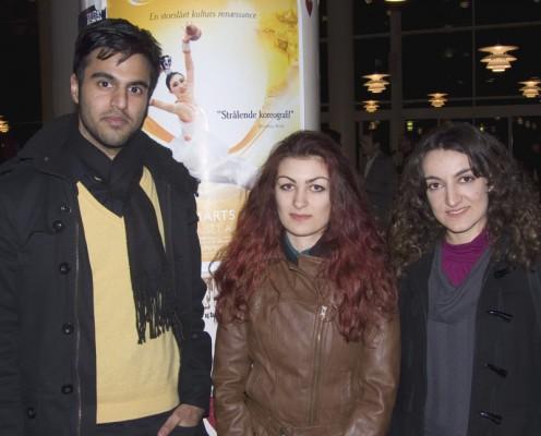 Mariam och Kristin Zacharian kommer från Armenien och deras kamrat F Khaled från Indien såg DPA i Århus.