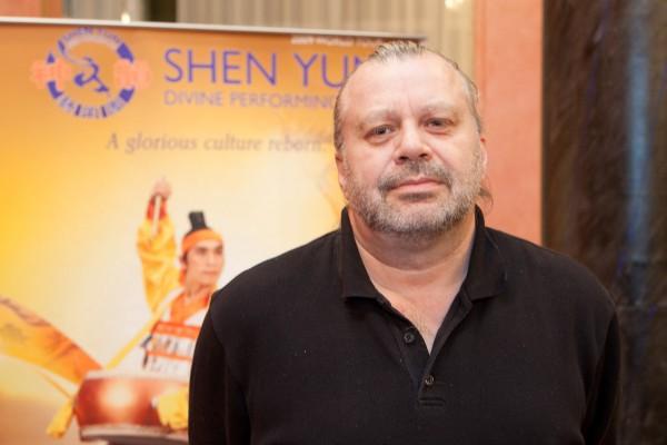 “Väldigt fascinerande”, var ett av Lars Hoffstens intryck efter att ha sett Shen Yuns show för andra året i i Linköping. (Photo: Jason Wang/ The Epoch Times)
