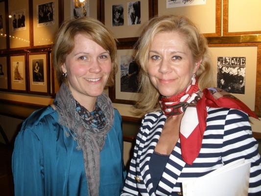 Helene Lundqvist och Karin Chenon, såg Shen Yun på Cirkus under 2012 års turné i Sverige. (Foto: Yvonne Kleberg, Epoch Times)