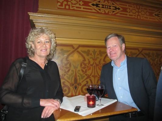 Paret Gerd Rexed, journalist på Sveriges Television och Lennart Nilsson, rådgivare med eget företag såg Shen Yuns föreställning den 7 april och fann att det "inte en vanlig underhållningsshow". (Foto: Mary Leed/ Epoch Times)
