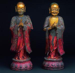 Buddhistmunkar: De förgyllda och lackerade bronsskulpturerna av munkarna
