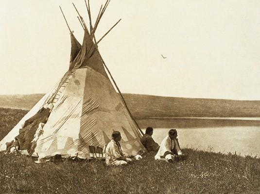 Camp by a Prairie Lake - Piegan, 1908 (Edward S. Curtis) 
