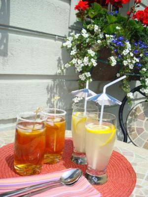 Njut av iste och lemonad utomhus för att friska upp dig en varm sommardag. (Foto: Sandra Shields/The Epoch Times)