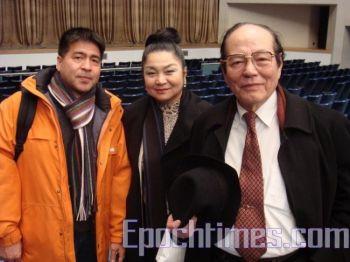 Michiko Nakada, turistambassadör från Okinawa, kom till Divine Performing Arts två gånger tillsammans med sin man och en vän. (Foto: Epoch Times)