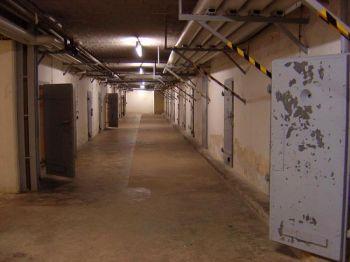 Korridoren utanför fängelsecellerna i Berlin-Hohenscoenhausens fängelse kallades för "ubåt", på grund av att cellerna inte hade några fönster. (Foto: Med tillstånd av Hohenschönhausens minnesplats).
