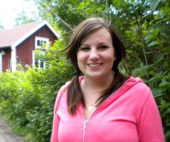 Malin Winblad, 22, lärarstudent, Aneby, Sverige. <p> Det känns inte bra! Och jag har blivit mer försiktig med det. Jag känner till mer om vad som försiggår i Kina nu för tiden och eftersom jag blivit mer insatt i hur de behandlar sitt folk så brukar jag oftast titta i kläderna jag ska köpa eller andra saker så att det inte står ”Made in China” i dem. Jag vill ju inte stödja deras slaveri mot sitt eget folk.