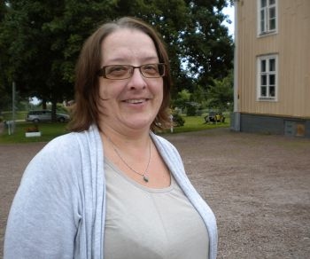 Gihl Tinglert, 49, hemmafru, Tranås, Sverige. <p> Vissa ser ner på överviktiga människor. Om två människor söker samma jobb, brukar de anställa den som är smal, hellre än någon som är fet. Det anses som lite avvikande att vara fet, som om du inte kan göra samma saker som de som är smala. Jag skulle vilja tappa omkring 20 kilo; då skulle jag vara nöjd med min vikt.