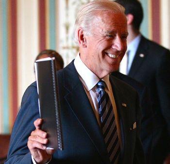 USA:s vicepresident Joe Biden framträder på Capitol i Washington den 22 juni. Biden kommer att göra sin första resa till Östasien som Vita husets tjänsteman från 17 till 24 augusti. (Foto: Win McNamee / Getty Images)