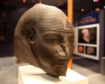 Amenhotep III, farao av Egypten under den artonde dynastin, omkring 1391-1353 f. Kr, visas på Egyptiska museet i Kairo. (Foto: Victoria Hazou/AFP/Getty Images) 
