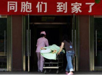 En patient som får vård på ett sjukhus i Peking. (Foto: Guang Niu/Getty Images)
