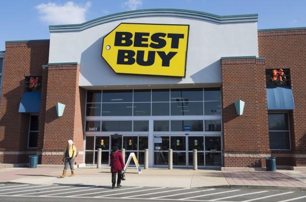 En Best Buy elektronikaffär i Alexandria, Virginia, USA den 30 december 2014. Det merikansksa företaget Best Buy öppnade och stängde de flesta av sina butiker i Kina under loppet av några få år. (Foto: Saul Loeb/AFP/Getty Images) 
