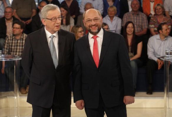 Martin Schulz och Jean-Claude Juncker är inte överens om vem som ska styra EU-kommissionen efter att Europaparlamentet fått ny sammansättning. (Foto: Joern Pollex/Getty Images)