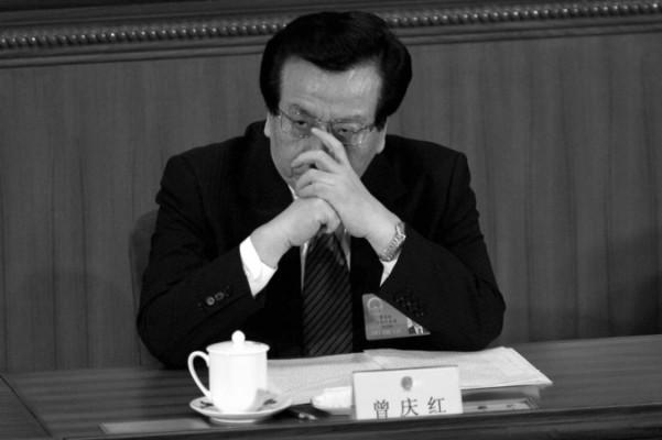 Den dåvarande kinesiske vicepresidenten Zeng Qinghong deltar i nationella folkkongressen den 9 mars 2005 i Peking. Hongkongtidskriften Trend rapporterar att Zeng nu utreds av partiet. (Cancan Chu/Getty Images)