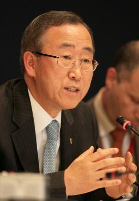 FN:s generalsekreterare Ban Ki-Moon vill ha Sveriges hjälp i Darfur. (AFP PHOTO/ALI AL-SAADI)
