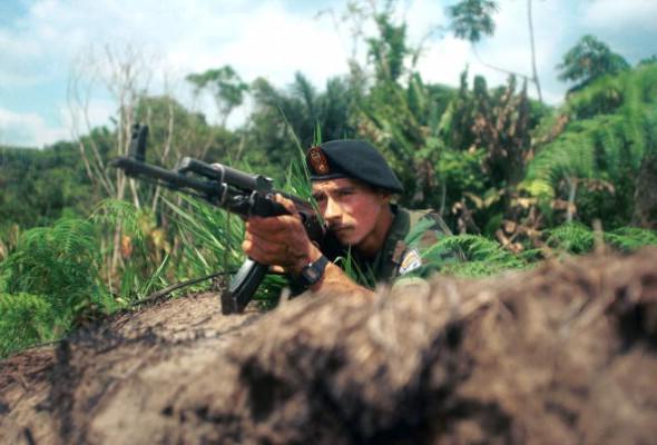 Snart kan Latinamerikas längsta krig vara över. Colombias president Juan Manuel Santos och rebelledaren från FARC, Rodrigo Londoño, gjorde idag en historisk överenskommelse. Foto: Carlos Villalon 