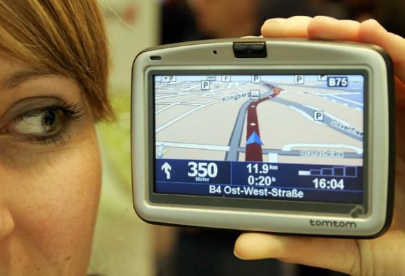 En GPS-navigator som visades på IT-mässan i Hanover i mars. (AFP/ Nigel Treblin)