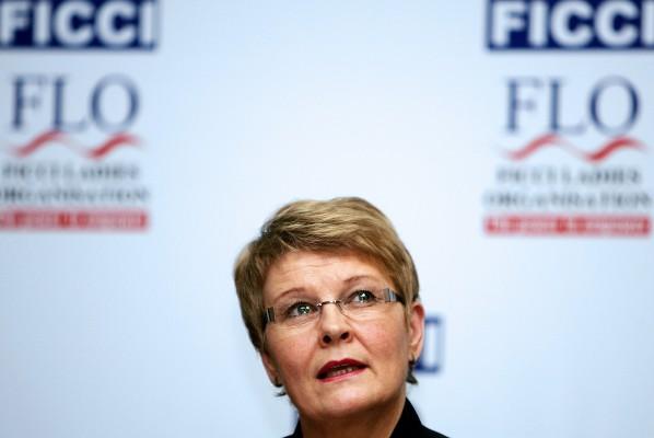 Maud Olofsson är ordförande för centerpartiet. Folkpartiet kritiserar centerpartiets "nyliberala riktning".(Foto: AFP/Manan Vatsyana)
