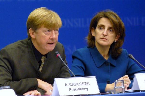 Andreas Carlgren, svensk miljöminister, och Teresa Ribera, spansk miljöminister, vid en presskonferens i Bryssel, 22 december 2009. (Foto: Lixin Yang/Epoch Times)