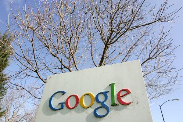 Googles företagsskylt utanför huvudkontoret i Kalifornia 31 januari 2007. Vid det tillfället hade bruttointäkterna ökat för Google med 67 procent. Foto: Justin Sullivan/Getty Images
