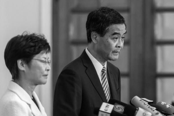 Hongkongs högste politiske ledare, Leung Chun-ying (höger). (Foto: Alex Ogle/AFP/Getty Images)