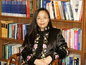 He Qinglian är kinesisk författare och ekonom, bosatt i USA