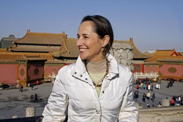 KINA, Peking: Det franska socialistpartiets presidentkandidat Segolene Royal poserar under sitt besök i den Förbjudna Staden i Peking. Hon besöker tillsammans med president Jacques Chirac Kina under tre dagar med början från den 6 januari 2007. (Foto: AFP/Bertrand Guay)