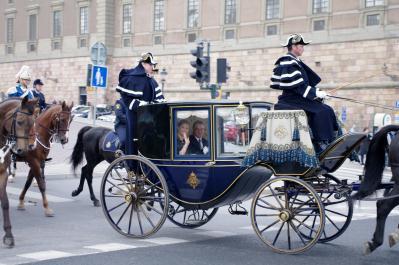 Kronprinsessan Victoria och prins Daniel på väg till riksdagens öppnande. (Foto: Emil Almberg / Epoch Times)
