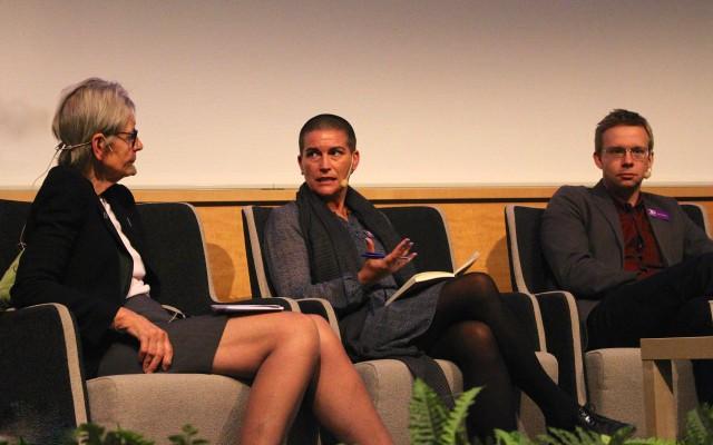 Kerstin Brunnberg, Sofia Mirjamsdotter och Jonas Ohlsson på seminariet "Vem garanterar yttrandefriheten?" på Bokmässan i Göteborg 2014. (Foto: Susanne W Lamm, Epoch Times)