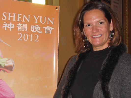 Domare Kirsten Hartig såg Shen Yuns föreställning på Opera House i Detroit den 28 januari. (Foto: Julia Song/The Epoch Times)
