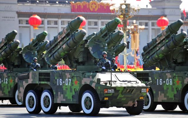 Kinas kommunistparti visade upp de senaste missilerna under firandet av nationaldagen i Peking den 1 oktober 2009. (Foto: Frederic J. Brown/AFP)
