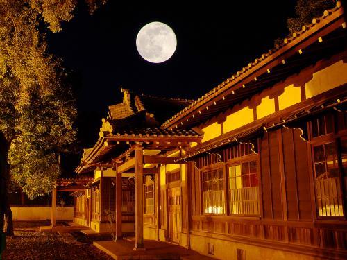 Fullmånen när den är som störst. (Illustration: Jiayi Wang, Epoch Times)
