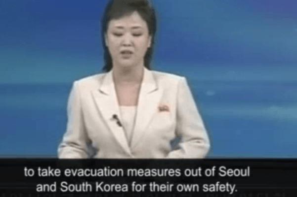 Sydkoreanska nyhetsmedier läser upp ett uttalande från Nordkoreas Asien-Stillahavsområdes fredskommitté som uppmanar alla utlänningar i Sydkorea att evakuera för sin egen säkerhet. (Skärmdump av The Epoch Times)