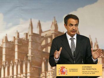 Spaniens premiärminister Jose Luis Rodriguez Zapatero diskuterar arbetslösheten i Spanien, där arbetslösheten är nästan dubbelt så stor som genomsnittet inom EU länderna. (Foto: Jaime Reina/AFP/Getty Images)