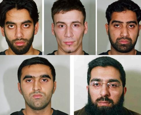 London: domaren gav igår livstidsfängelse till fem män som dömdes för att ha planerat en Al-Qaida- bombning i England. Ledaren för gruppen, Omar Khyam, (understa raden till vä) och Anthony Garcia, (mitten, översta raden) får avtjäna minst 40 år i fängelse. (Foto: AFP/ Metropolitan Police Authority)