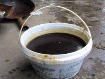 Marknaden för giftig återanvänd avfallsolja i Kina har växt till att omsätta mellan 1,5 och 2 miljarder yuan per år. (Foto: Epoch Times)