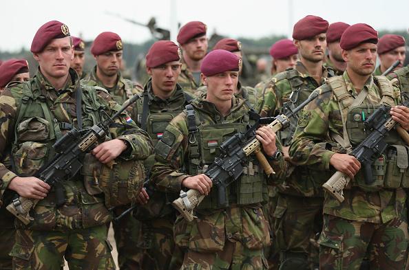 Soldater från Litauen deltar i Natos militära övningar med VJTF den 18 juni 2015 i Zagan, Polen. Enligt SvD planerar regeringen att närma Sverige till Natos skarpa insatsverksamhet. (Foto: Sean Gallup/ Getty Images)