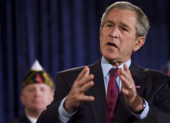 President George W. Bush talar om nödvändigheten att få anslag till trupperna i Irak och Afganistan. (Foto: AFP/Mandel Ngan)