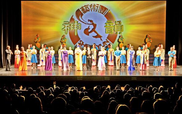 Shen Yun Performing Arts Touring Company uppträdde på Canberra Theatre i Australien den 16 februari 2013. (Foto: Renee Luo / Epoch Times)
