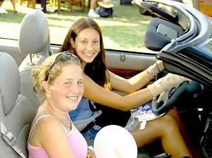 UNGA FÖRARE: För att minska antalet trafikolyckor diskuteras nu en högre åldersgräns för bilkörning i Nya Zealand. (Brian Bahr/ALLSPORT/getty images)