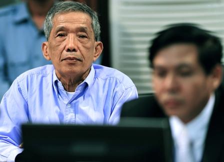 Kaing Guek Eav, "Duch", i den kambodjanska specialdomstol som dömde honom till 35 års fängelse på måndagen. (Foto: AFP/Mark Peters)