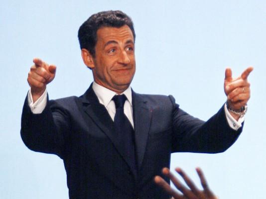 Franska förenade högerns (UMP) kandidat Nicolas Sarkozy fick applåder av folkmassan när han höll sitt tal i ”salle Gaveau” i Paris, efter det att de första inofficiella resultaten av valet blivit kända, den 6 maj 2007. (Foto:AFP/THOMAS COEX)